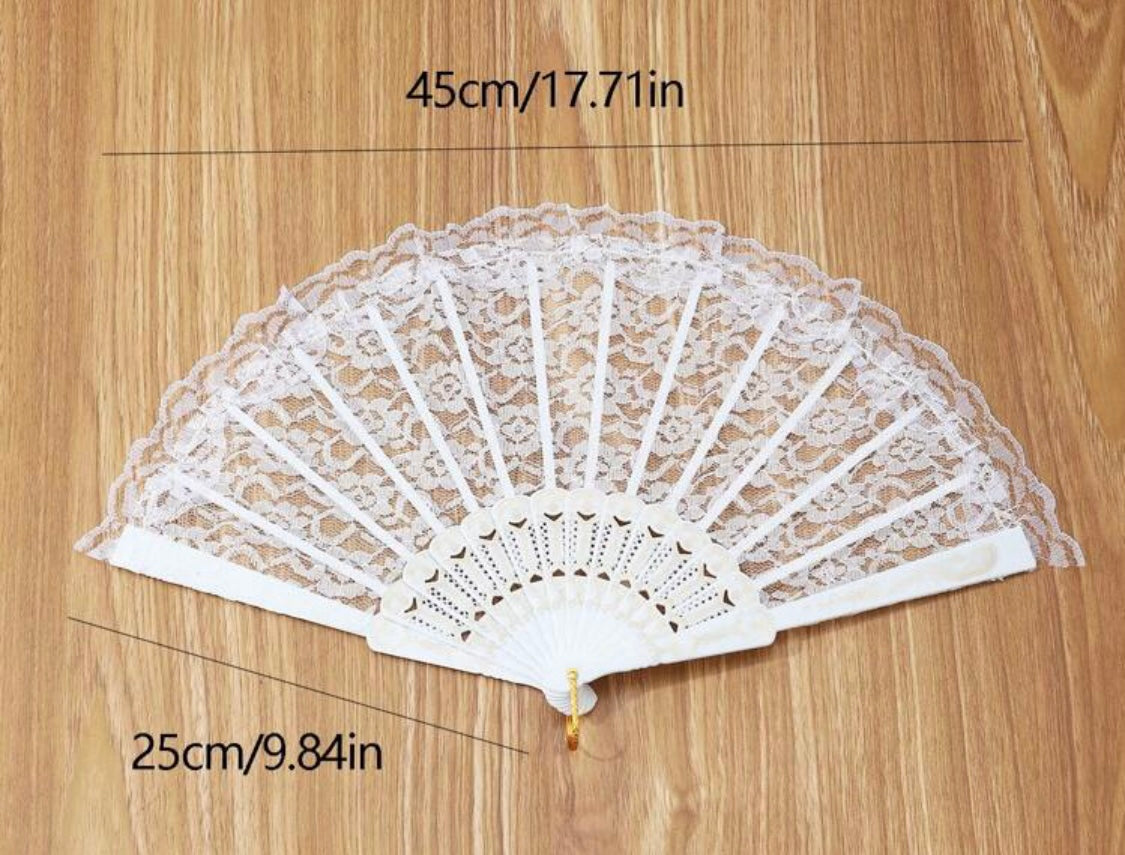 “Daphne” Lace Fan